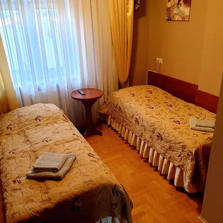 Palac Pod Debami מלון