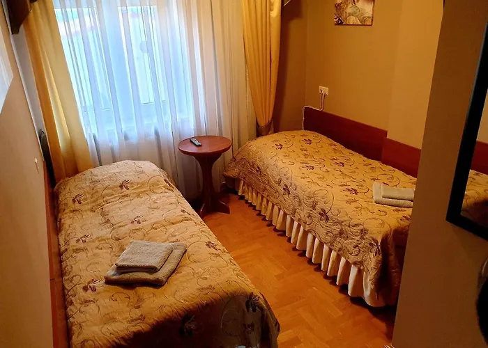 Palac Pod Debami Hotel